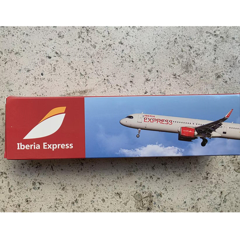 Model Airplane Plastic - Новый масштаб 1:200 A321NEO Испания IBERIA
