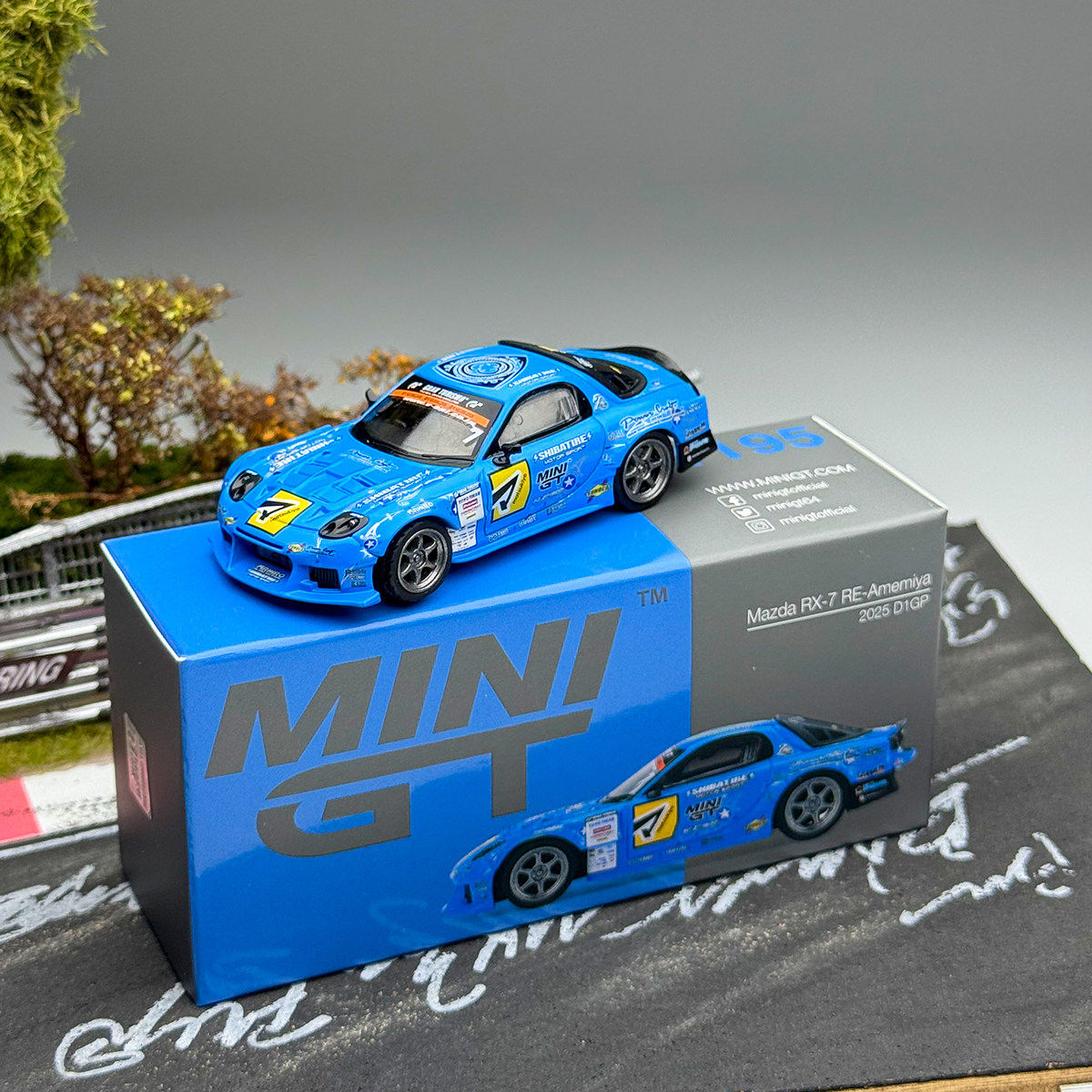MINIGT 1:64 Mazda RX-7 RE-Amem – обзор и цена Die Cast Car 1 64